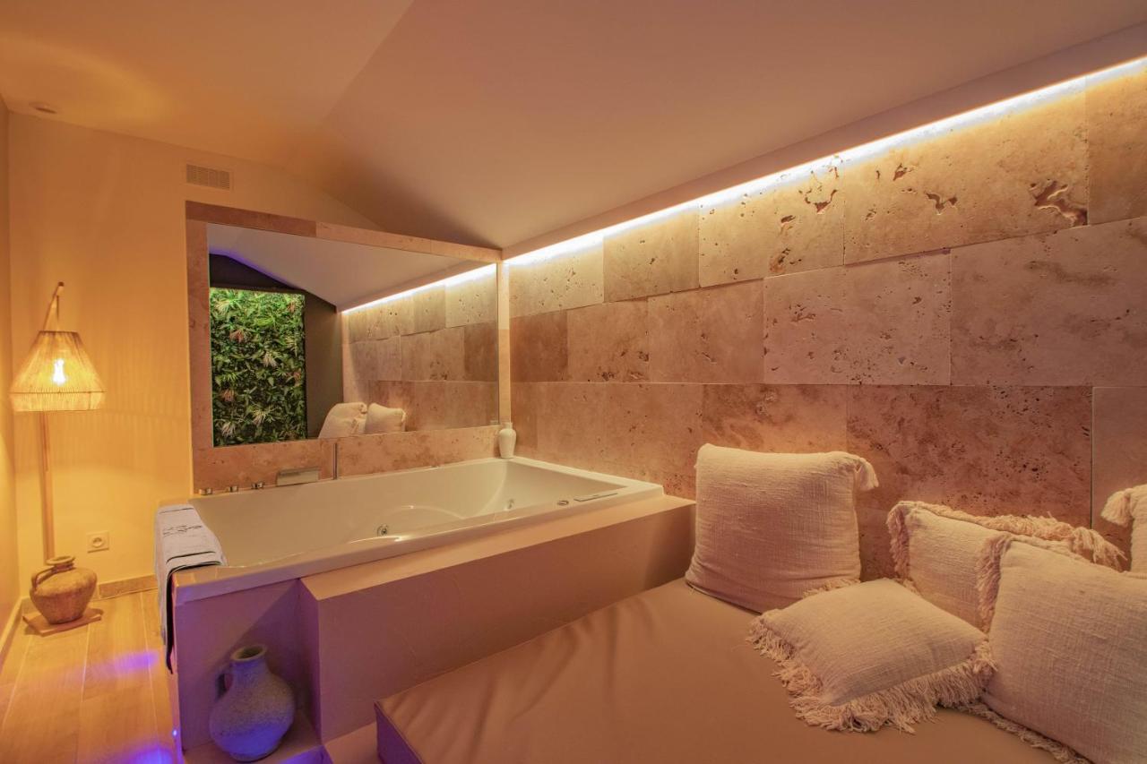 Hotel Les Bains D'Eros Cuers Zewnętrze zdjęcie