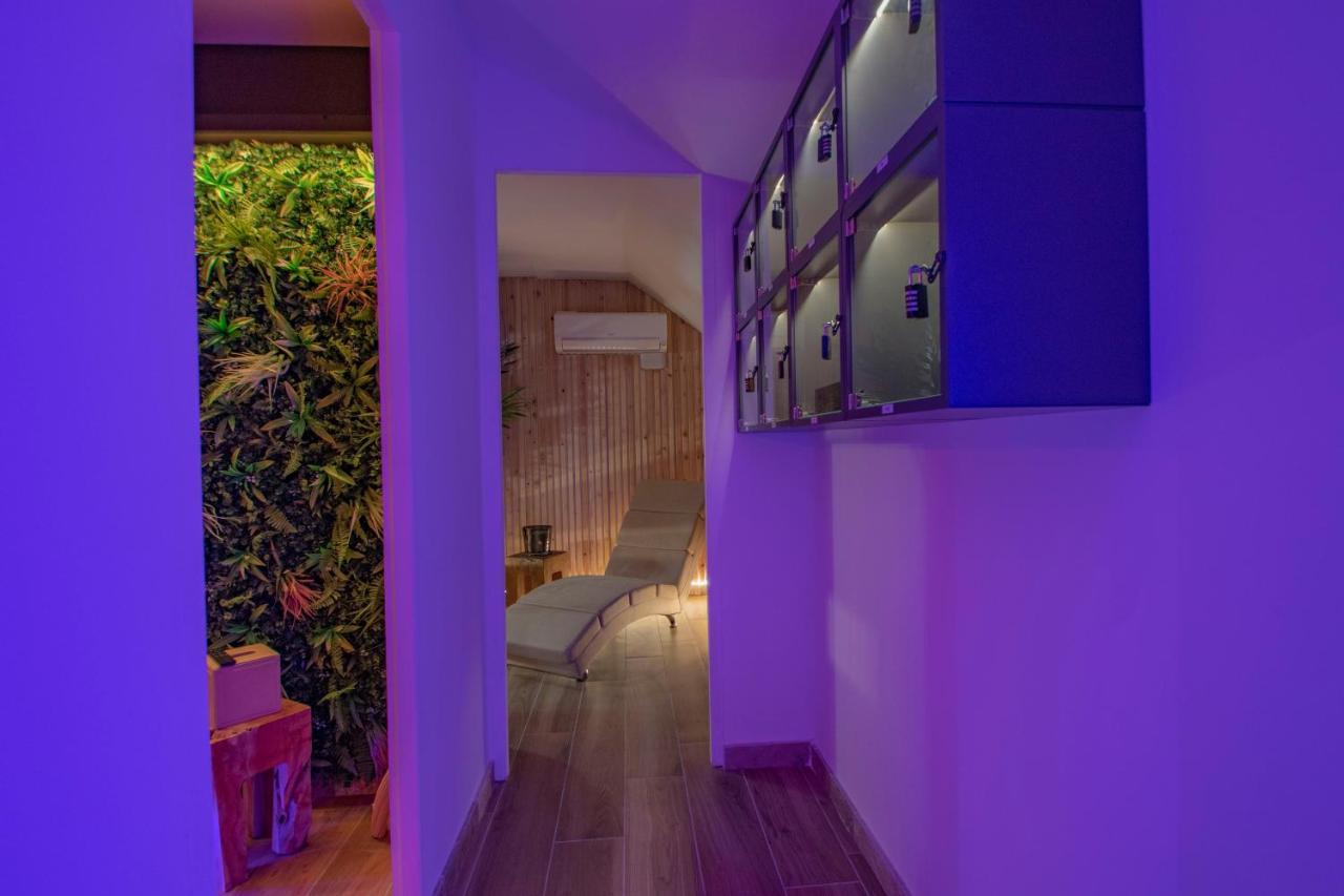 Hotel Les Bains D'Eros Cuers Zewnętrze zdjęcie