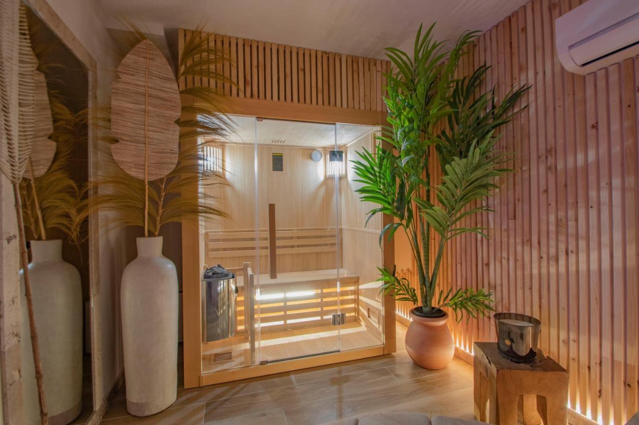 Hotel Les Bains D'Eros Cuers Zewnętrze zdjęcie